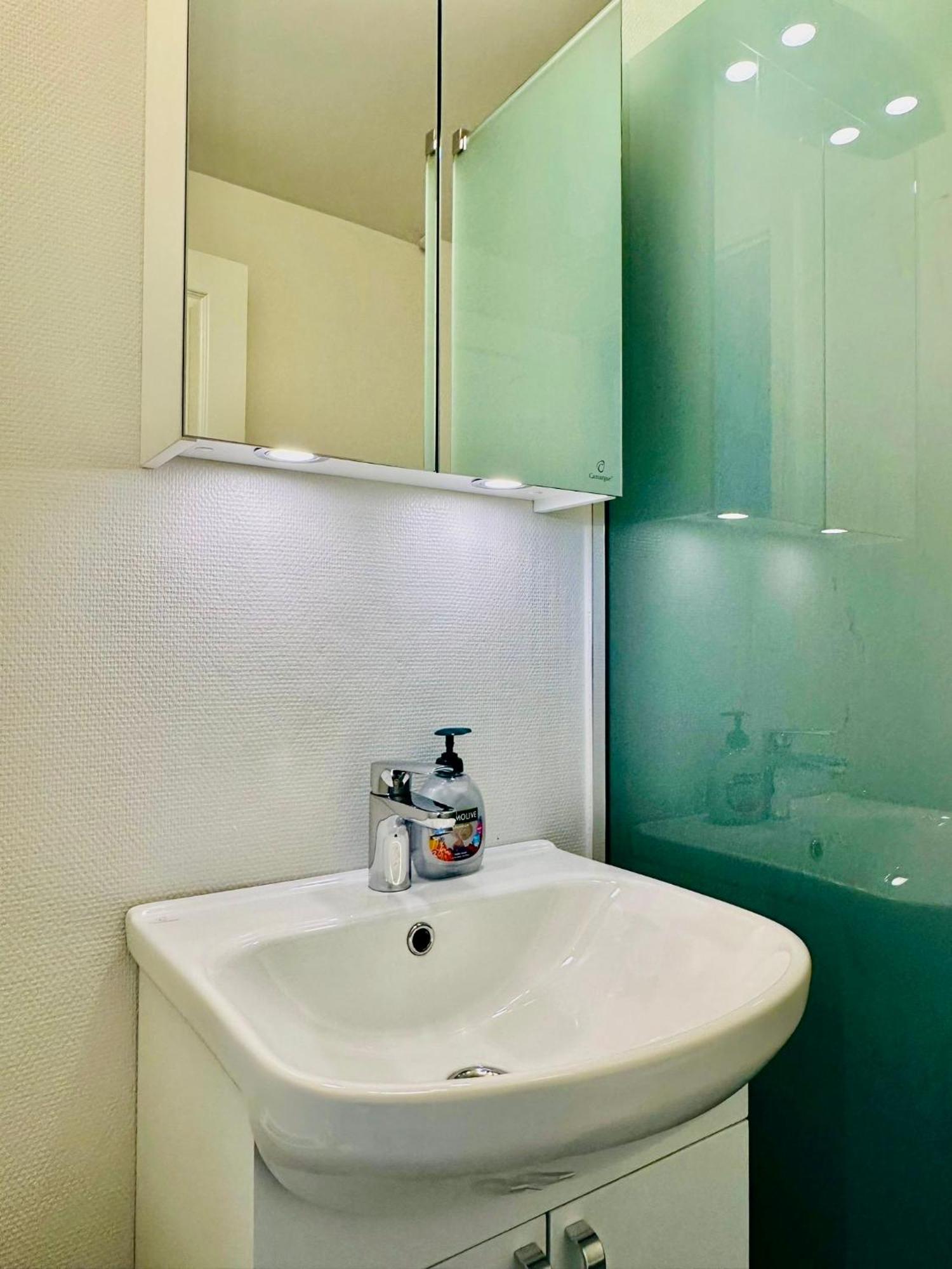 5 Minute Walk To Lego House - 50M2 Cozy Apartment- D Unit Біллунн Номер фото
